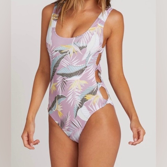 Volcom Don’t Leaf One Piece Swimsuit - Picture 3 of 11